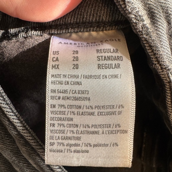 American Eagle Curvy Mom Jeans Black Size 20 - Picture 11 of 12